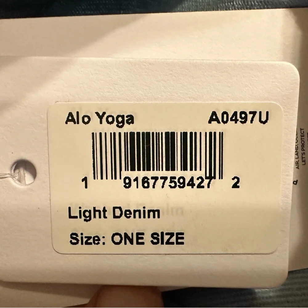 ALO Yoga rare light blue denim Off-Duty Cap NWT - Picture 4 of 5